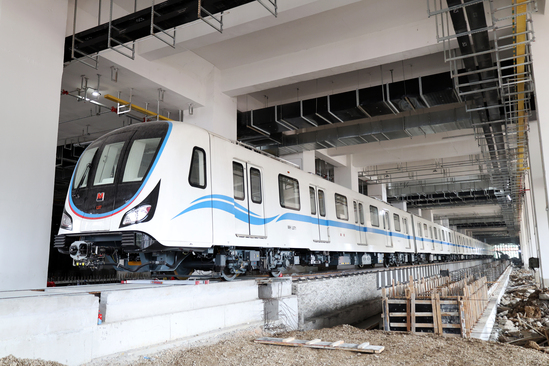 9月28日,武汉地铁12号线板桥停车场顺利接车(陈文静摄) (1).jpg