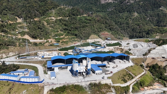 平坦原拌合站-方程摄 (4).jpg