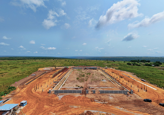 1伊迪奥法体育场建设项目远眺(苏创辉 摄).jpg