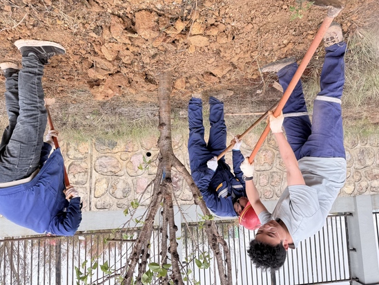 植绿护水践初心 党工同心启新程 —— 昆明水工厂党工团联合开展 3・12 植树节主题活动 (1).jpg