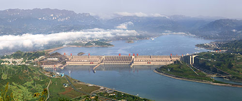 参与建设的长江三峡水利枢纽工程