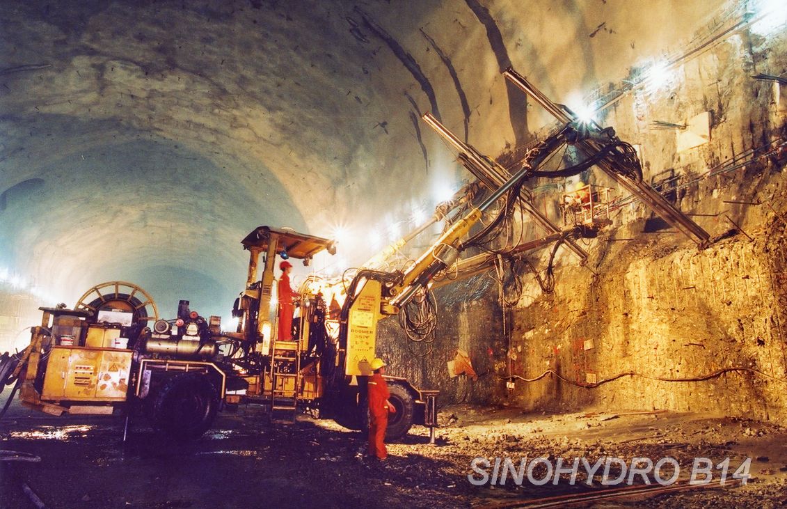 马洪琪院士经实地考察后认为——溪洛渡右岸厂房岩锚