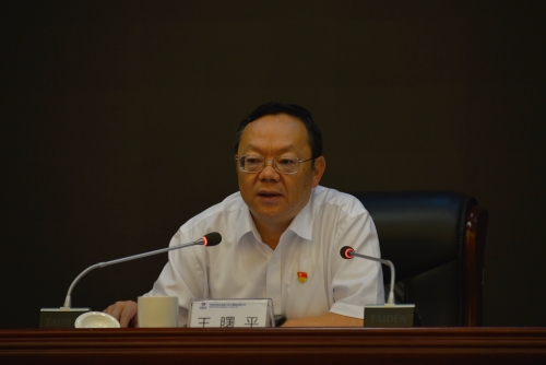 王曙平在开班仪式上讲话 (潘文娟 摄)范开平在开班仪式上讲话 (潘文娟