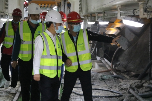 粤海水务珠三角公司谭奇峰董事长对珠三角c1标tbm进行实地考察